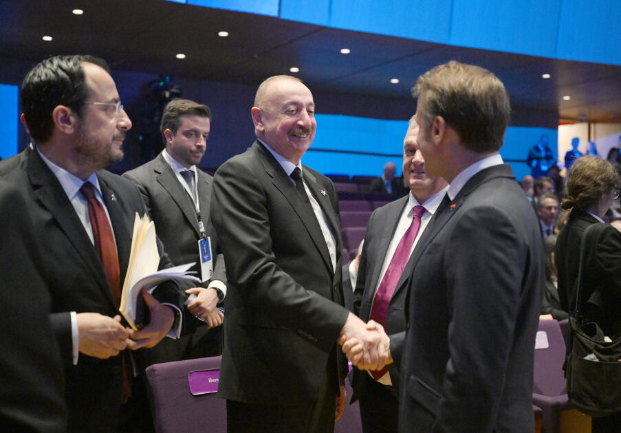 Prezident İlham Əliyev Tiranada “Avropa Siyasi Birliyi” 6-cı Zirvə toplantısının açılış mərasimində iştirak edib