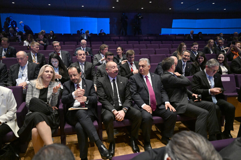 Prezident İlham Əliyev Tiranada “Avropa Siyasi Birliyi” 6-cı Zirvə toplantısının açılış mərasimində iştirak edib