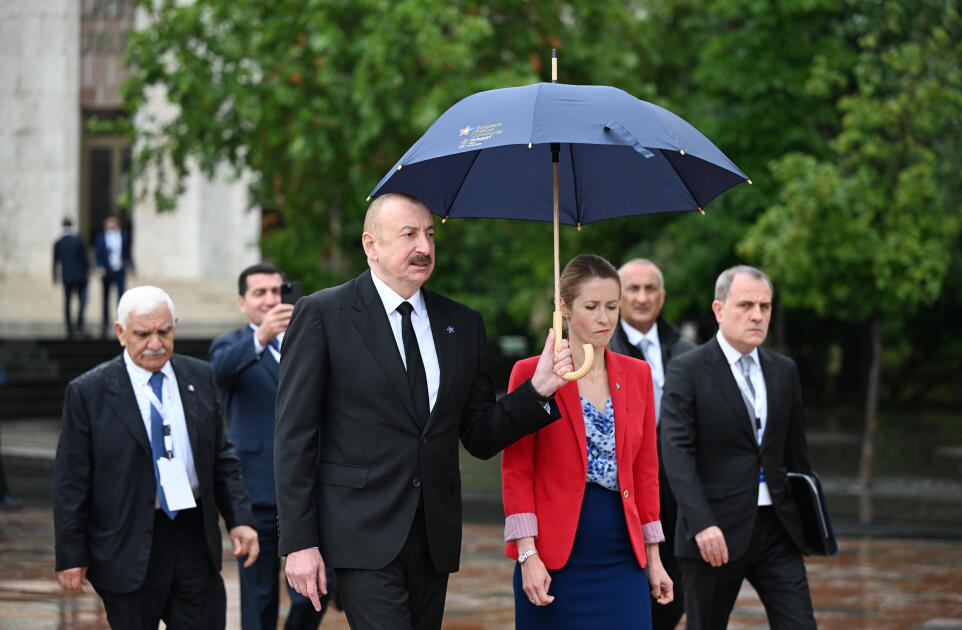 Prezident İlham Əliyev Tiranada “Avropa Siyasi Birliyi” 6-cı Zirvə toplantısının açılış mərasimində iştirak edib