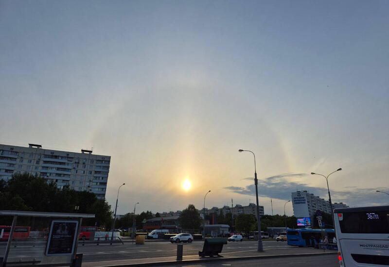 Необычное природное явление в небе над Москвой