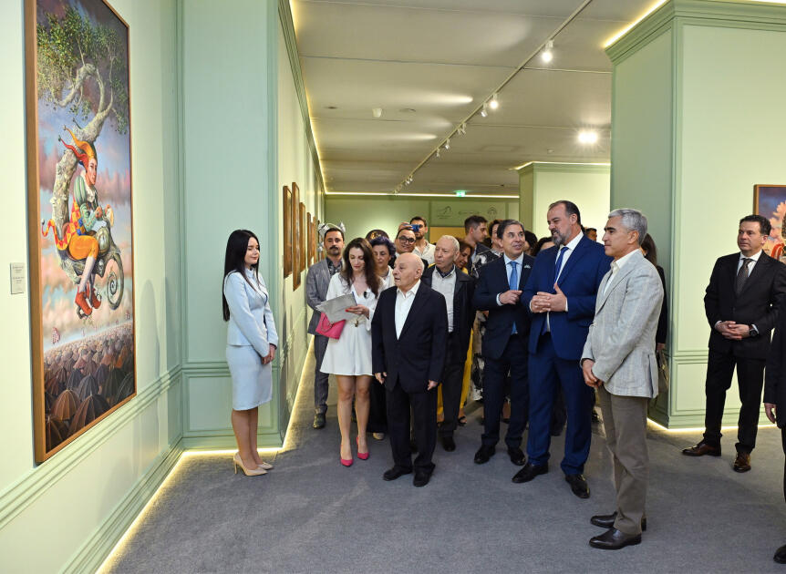 Heydər Əliyev Mərkəzində braziliyalı rəssam Luiz de Souzanın sərgisinin açılışı olub