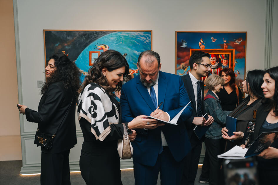 Heydər Əliyev Mərkəzində braziliyalı rəssam Luiz de Souzanın sərgisinin açılışı olub