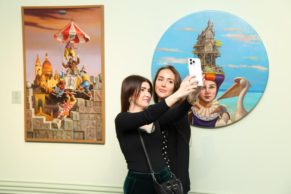 Heydər Əliyev Mərkəzində braziliyalı rəssam Luiz de Souzanın sərgisinin açılışı olub