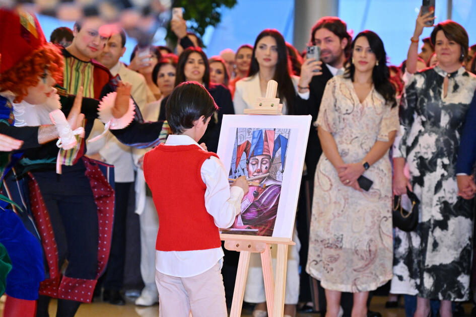 Heydər Əliyev Mərkəzində braziliyalı rəssam Luiz de Souzanın sərgisinin açılışı olub
