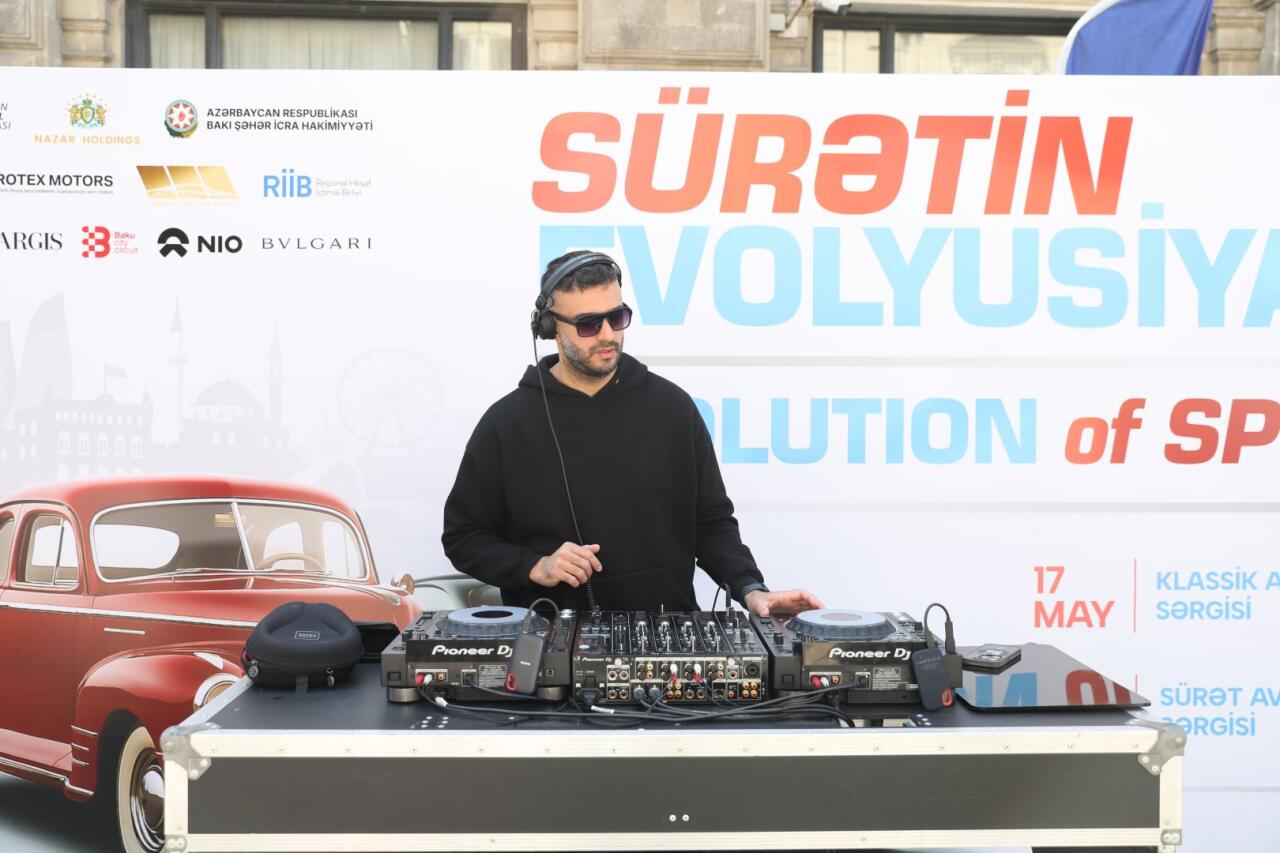 AAF “Sürətin evolyusiyası”nda klassik avtomobilləri təqdim edib