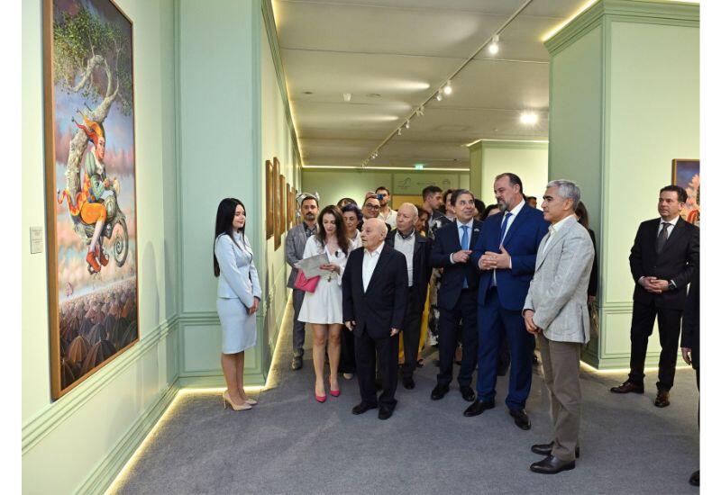 Heydər Əliyev Mərkəzində braziliyalı rəssam Luiz de Souzanın sərgisinin açılışı olub