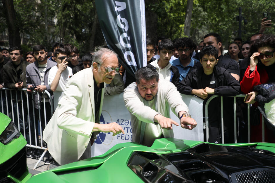 AAF sürət avtomobillərinin sərgisini təşkil edib