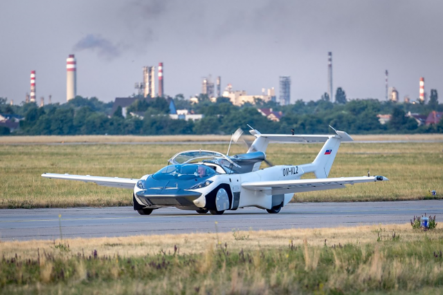 Uçan avtomobillərin buraxılış tarixi və qiyməti