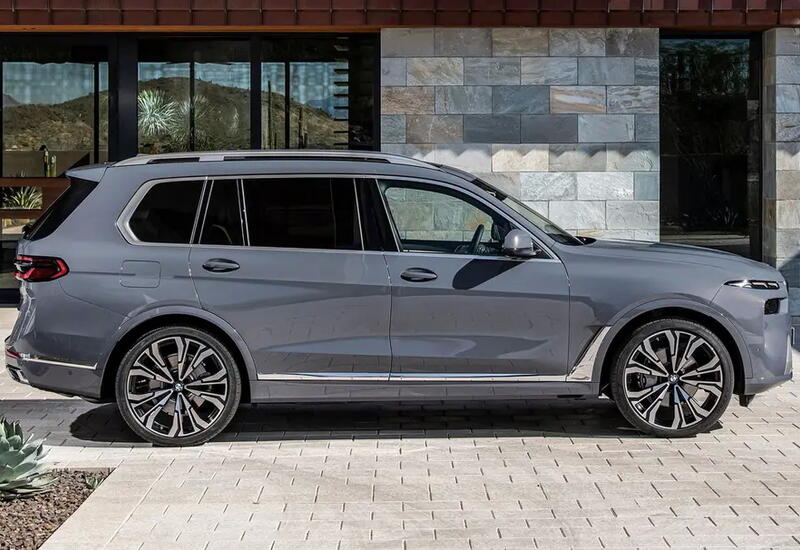 BMW готовит абсолютно новый X7 с четырьмя типами двигателей