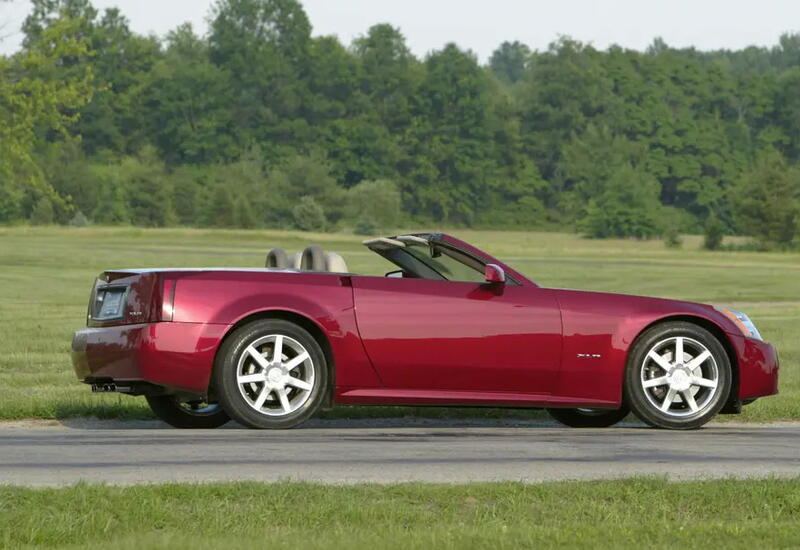 В GM ответили на слухи о появлении спорткара Cadillac на базе Corvette