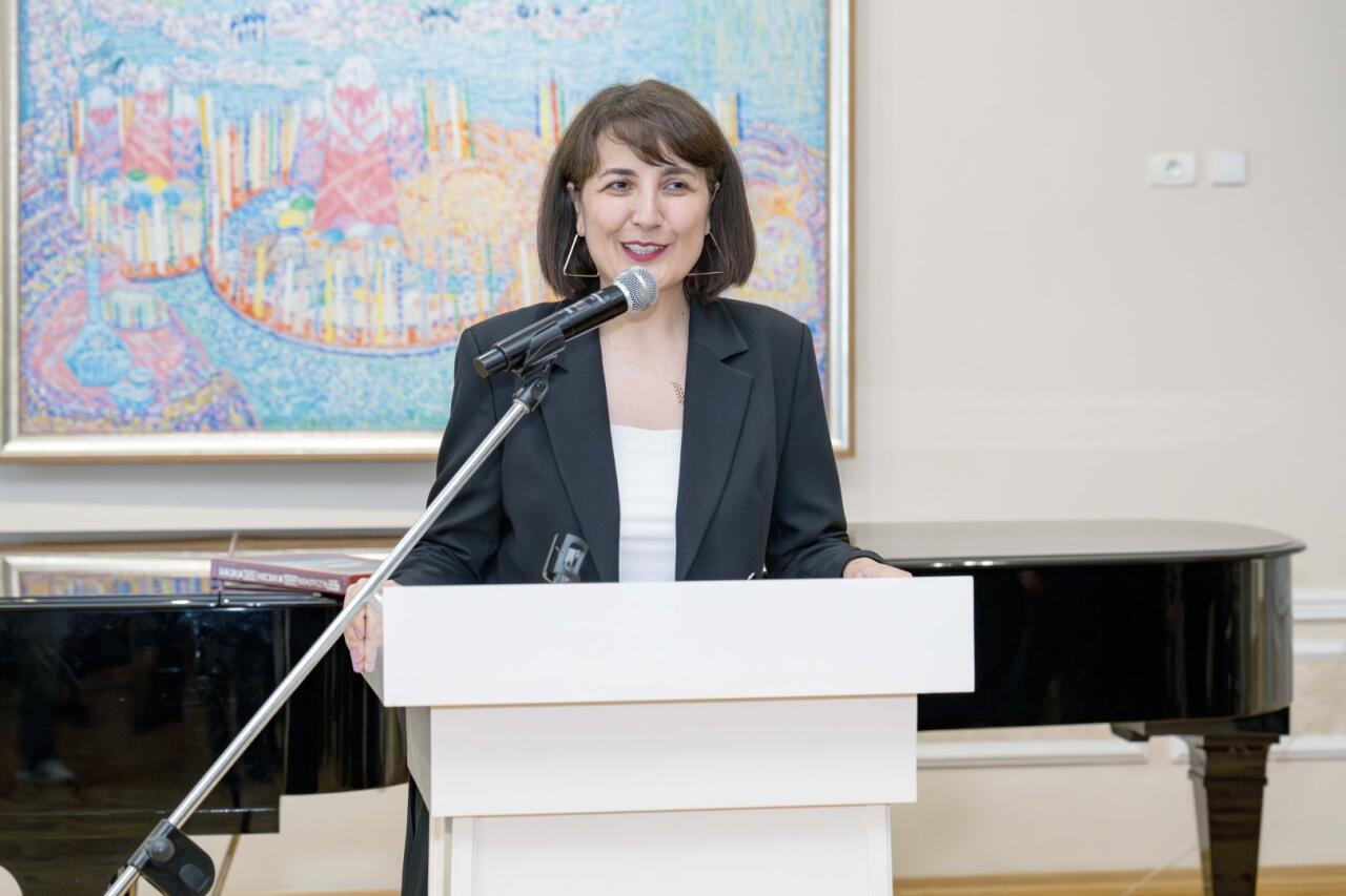 Культурное достояние Несвижа представили в Баку