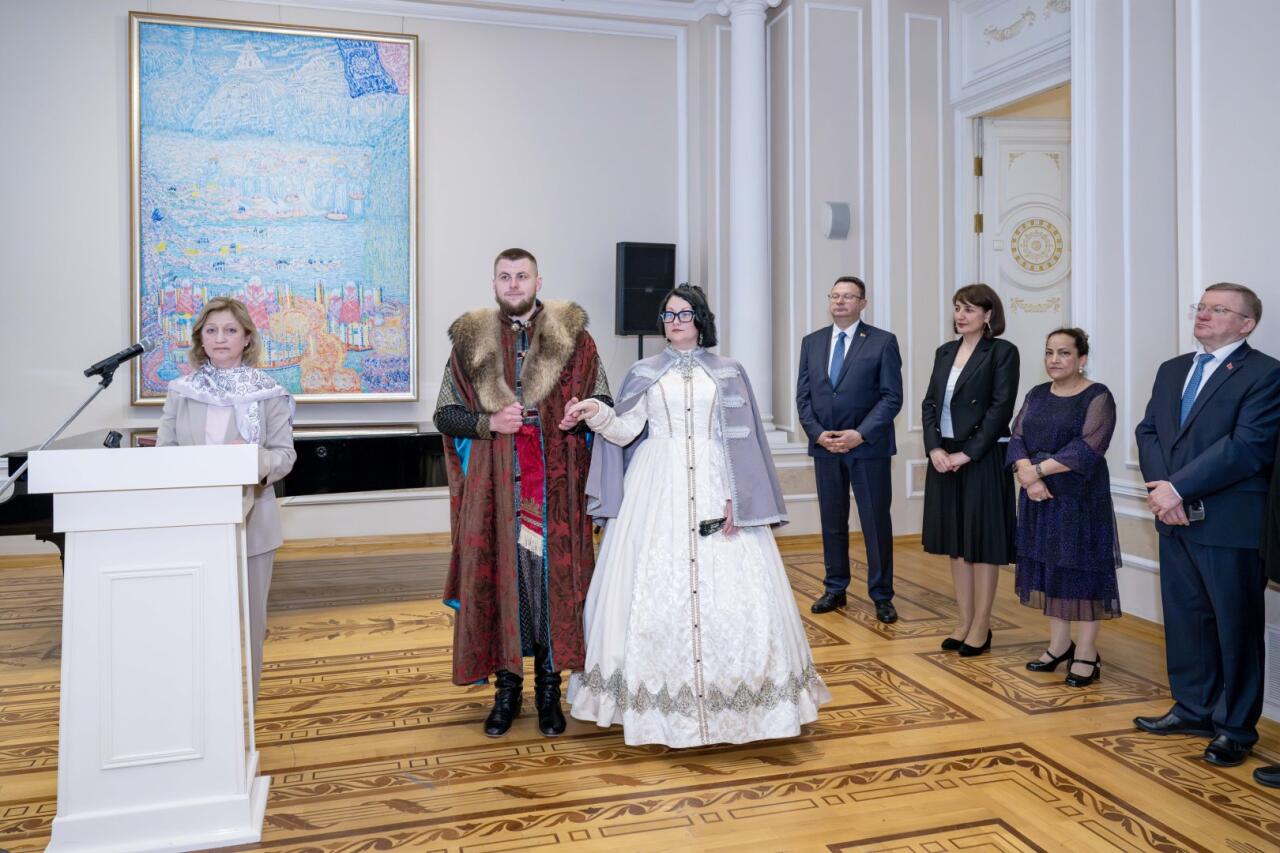 Культурное достояние Несвижа представили в Баку