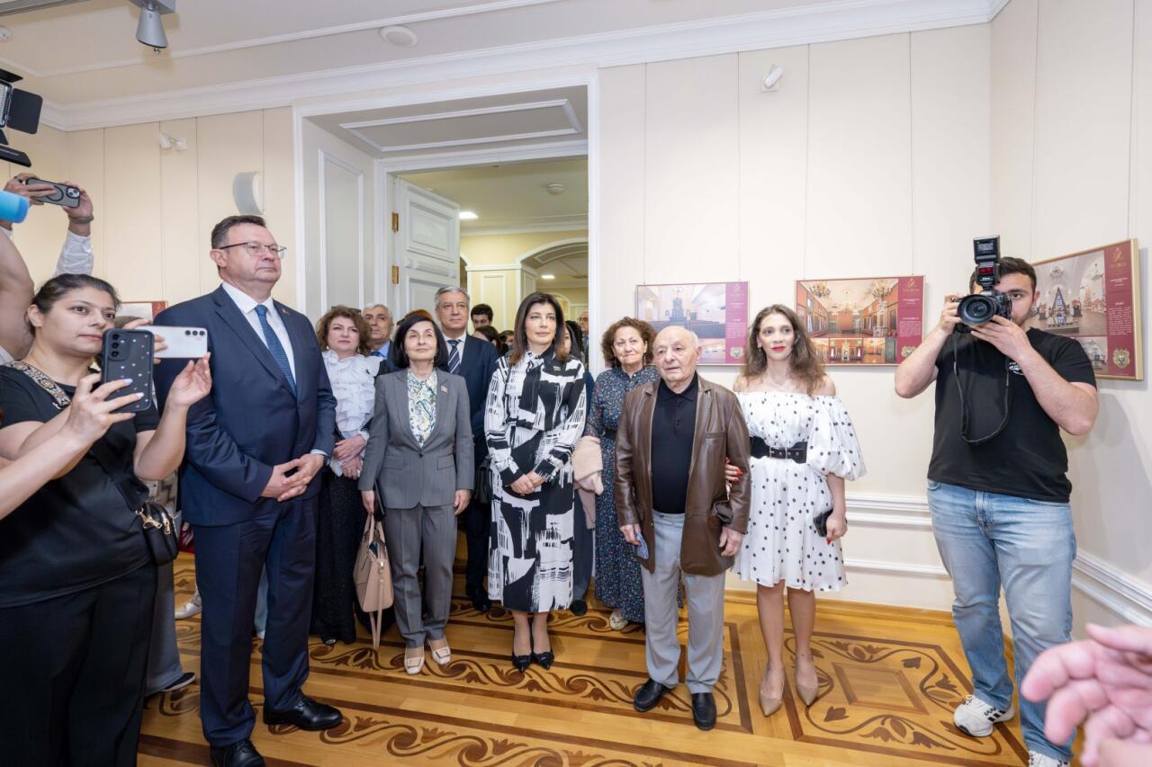 Культурное достояние Несвижа представили в Баку