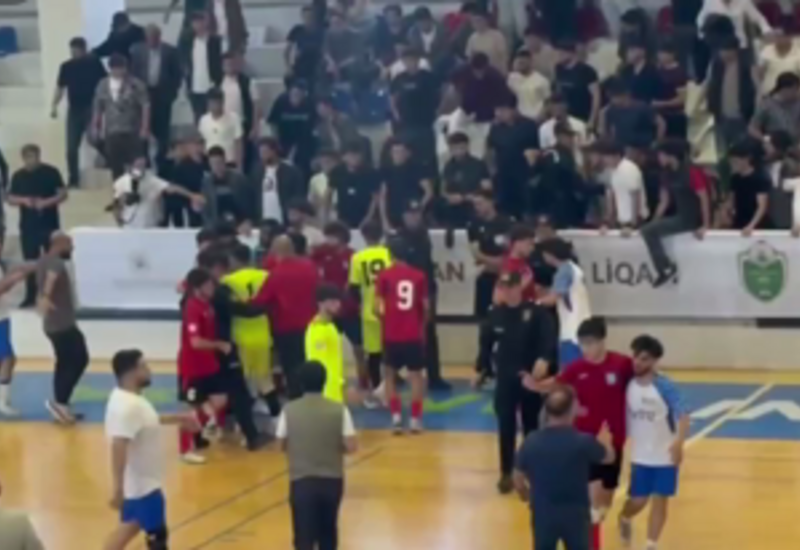 Tələbələr arasında oyun zamanı dava düşdü