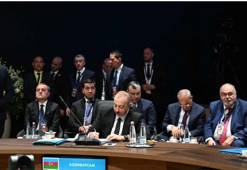 Türk Dövlətləri Təşkilatının Dövlət başçılarının qeyri-rəsmi Zirvə görüşündə Bəyannamə imzalanıb