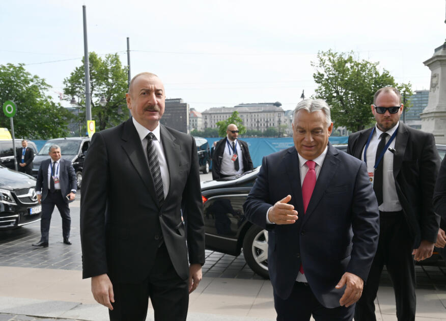 Президент Ильхам Алиев принял участие в неформальном заседании Совета глав государств ОТГ