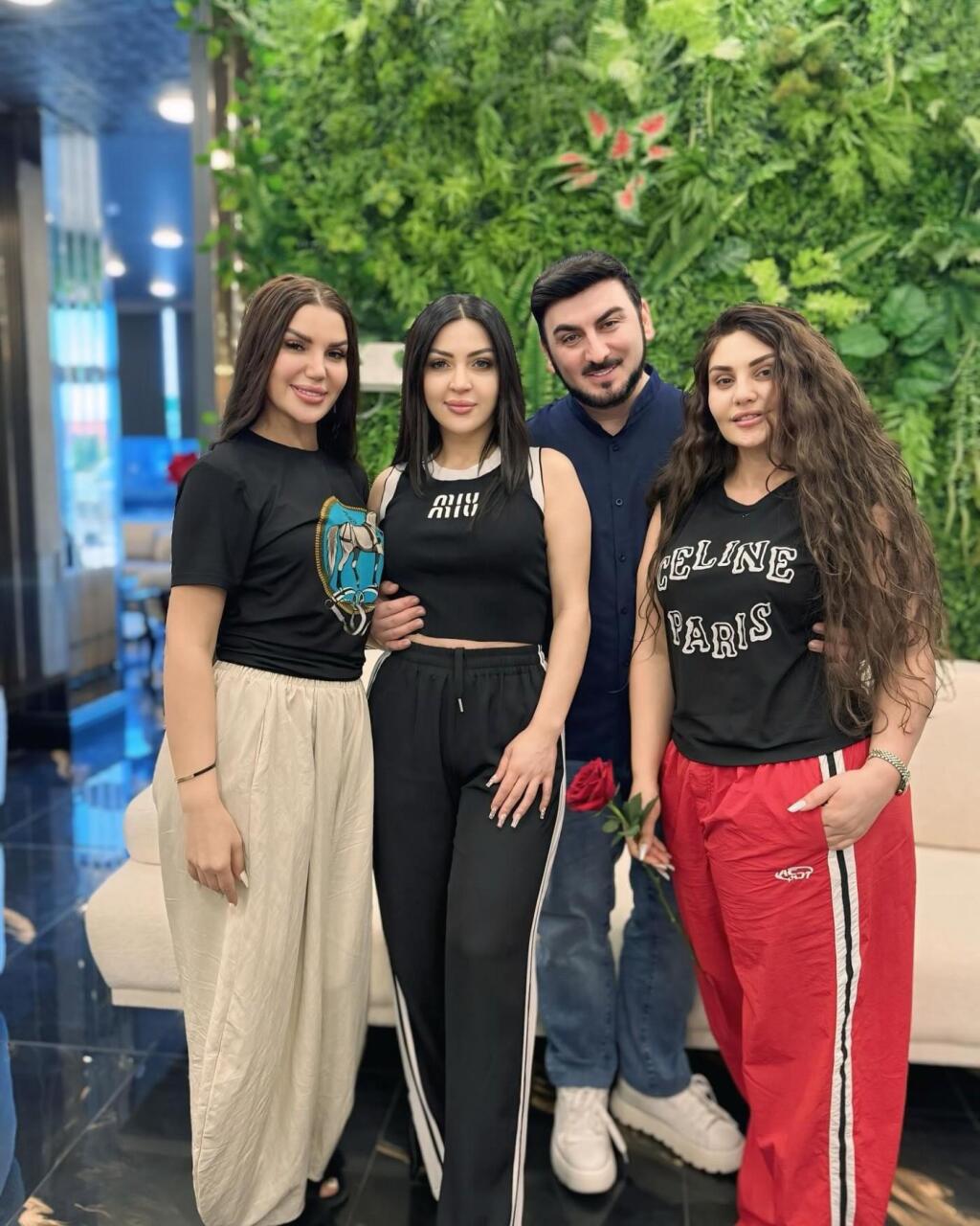 Şəbnəm və Vəfa illər sonra bir arada