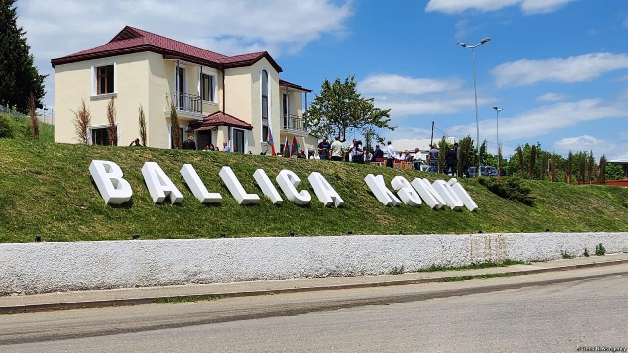 Очередная группа бывших вынужденных переселенцев вернулась в Ходжалы и село Баллыджа