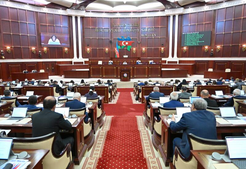 На совместном заседании комитетов Милли Меджлиса обсуждается госбюджет на 2026 год