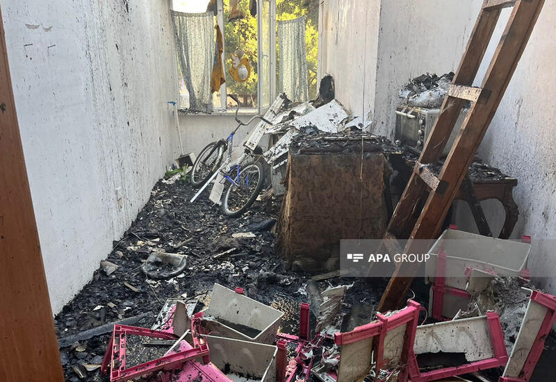 Пожар в жилом доме в Баку
