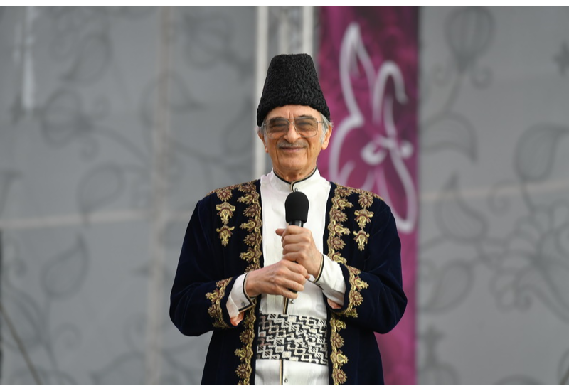 “Xarıbülbül” Beynəlxalq Musiqi Festivalında Polad Bülbüloğlunun konserti olub