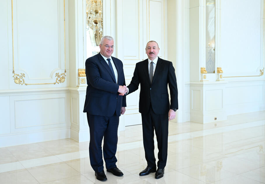 Президент Ильхам Алиев принял министра иностранных дел Украины