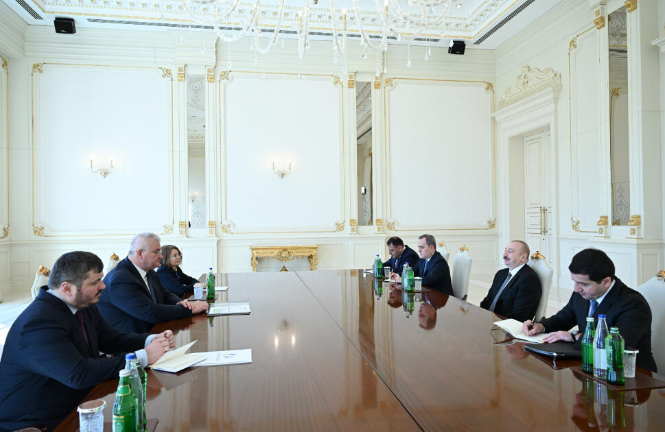 Президент Ильхам Алиев принял министра иностранных дел Украины