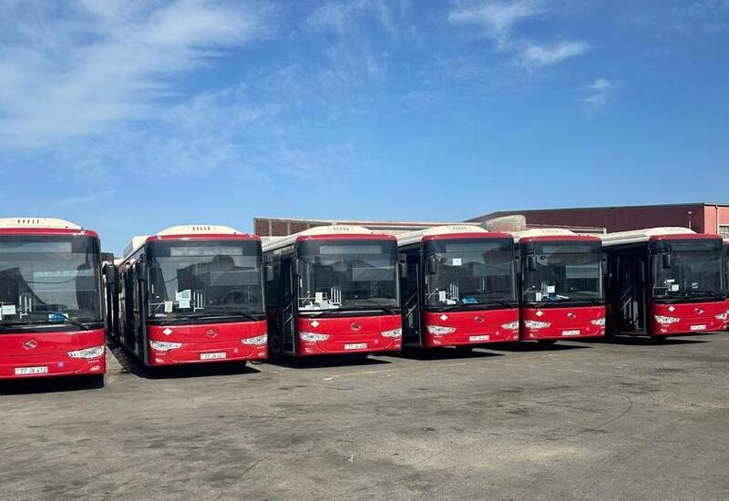 Bu avtobus marşrut xətti üzrə 18 yeni avtobus fəaliyyətə başladı