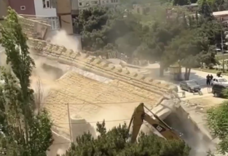 "Şəki" restoranının qalan hissəsi belə dağıdıldı