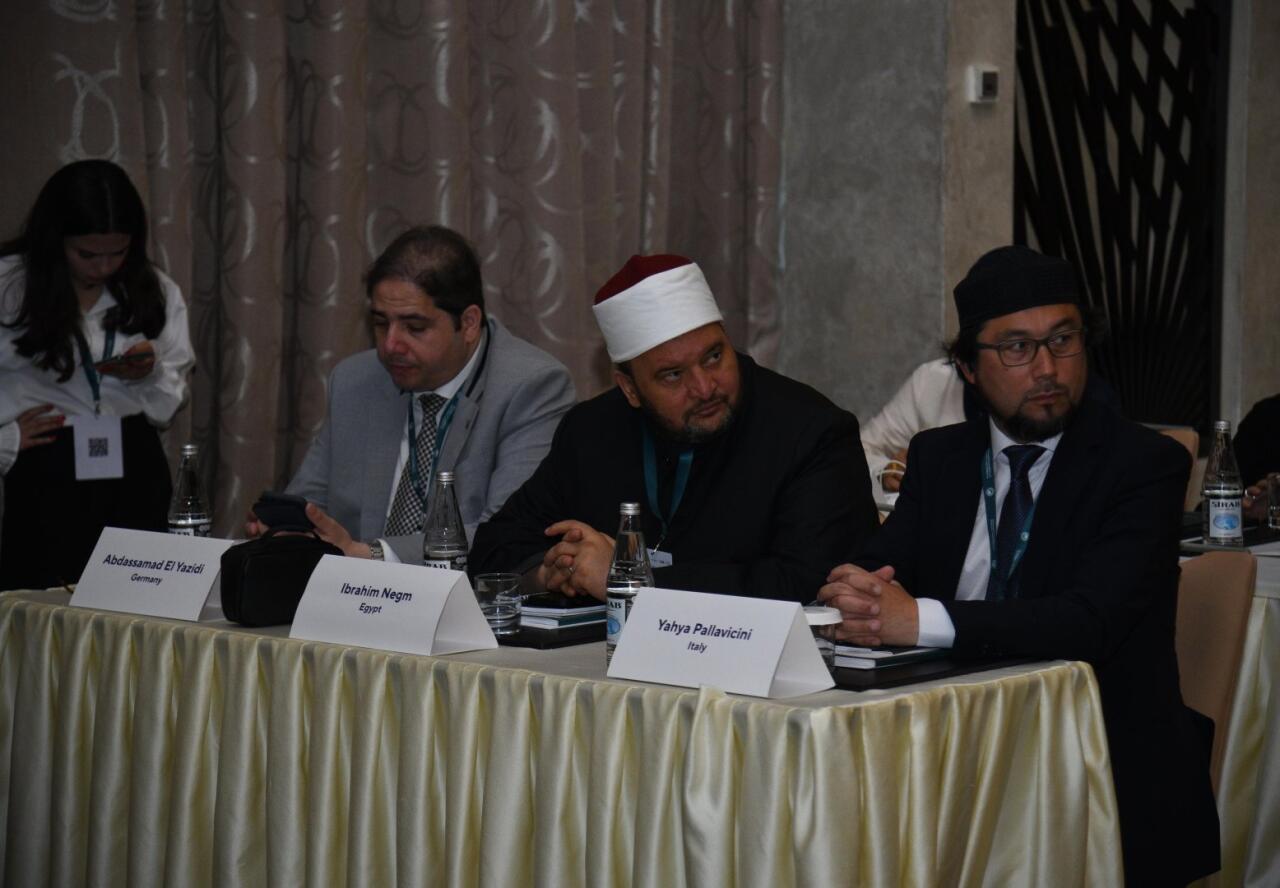 Bakıda “İslamofobiya diqqət mərkəzində: Qərəzin ifşası, stiqmaların dağıdılması” mövzusunda beynəlxalq konfransın birinci günü başa çatıb