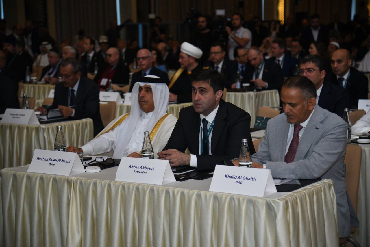 Bakıda “İslamofobiya diqqət mərkəzində: Qərəzin ifşası, stiqmaların dağıdılması” mövzusunda beynəlxalq konfransın birinci günü başa çatıb