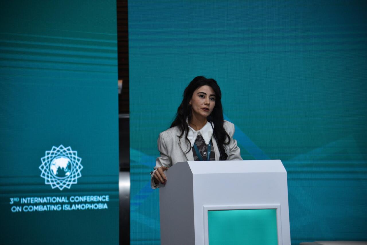 Bakıda “İslamofobiya diqqət mərkəzində: Qərəzin ifşası, stiqmaların dağıdılması” mövzusunda beynəlxalq konfransın birinci günü başa çatıb