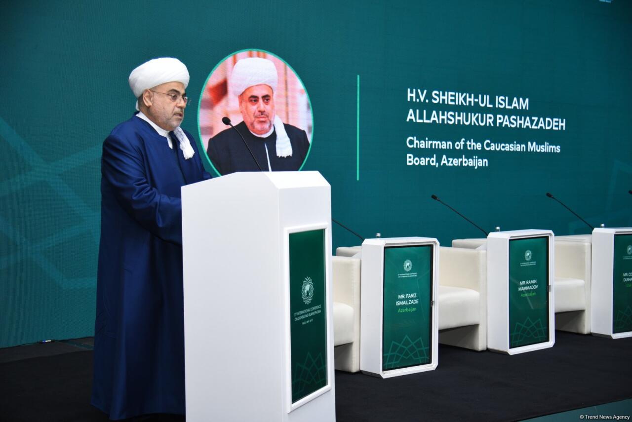 Bakıda “İslamofobiya diqqət mərkəzində: Qərəzin ifşası, stiqmaların dağıdılması” mövzusunda beynəlxalq konfransın birinci günü başa çatıb