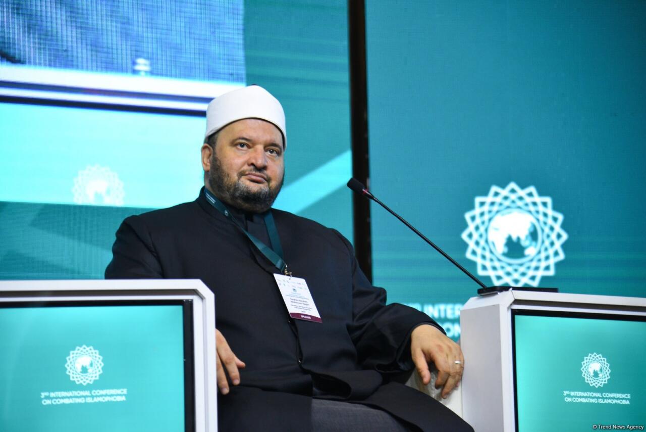 Bakıda “İslamofobiya diqqət mərkəzində: Qərəzin ifşası, stiqmaların dağıdılması” mövzusunda beynəlxalq konfransın birinci günü başa çatıb