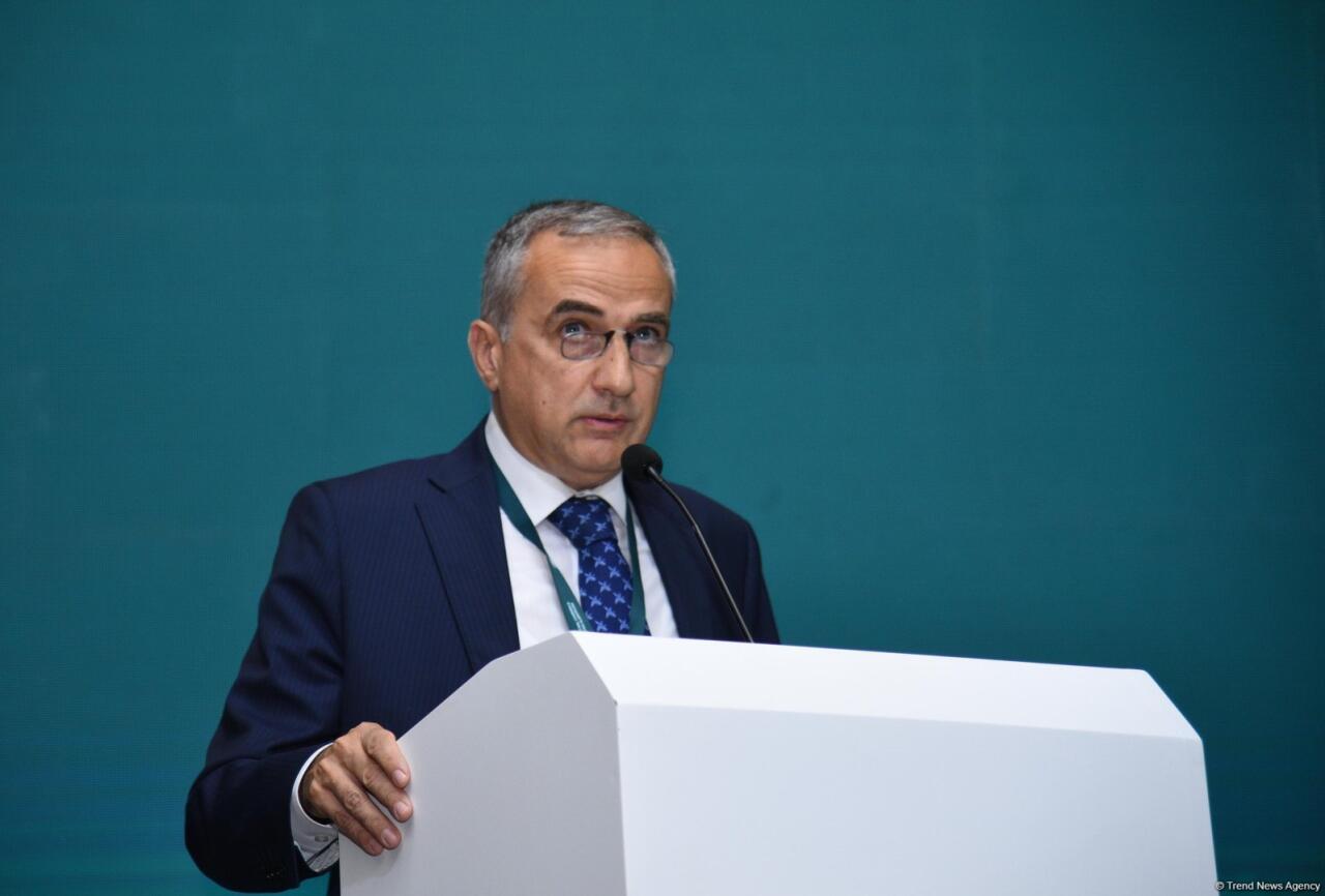 Bakıda “İslamofobiya diqqət mərkəzində: Qərəzin ifşası, stiqmaların dağıdılması” mövzusunda beynəlxalq konfransın birinci günü başa çatıb