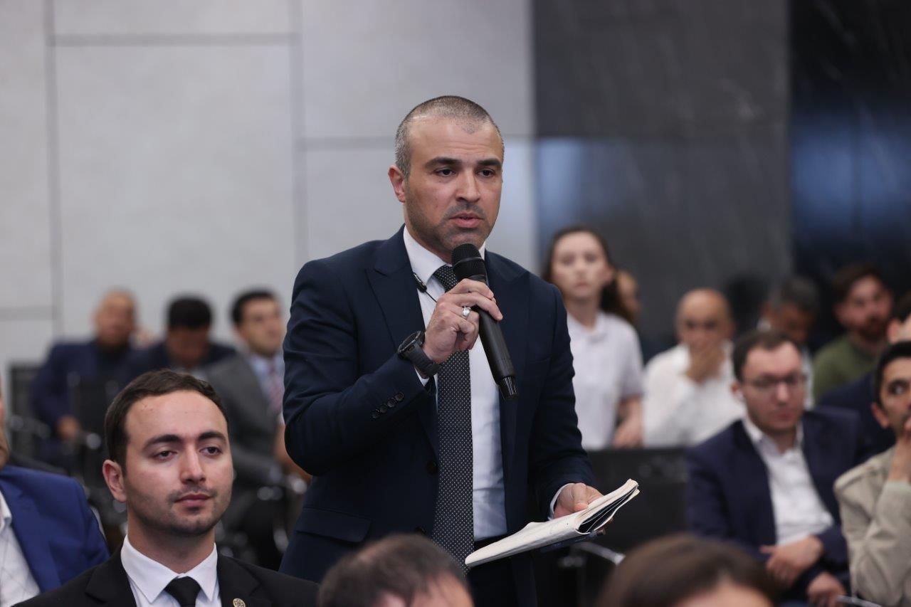Yaşıl nəqliyyat biznesi ilə bağlı ictimai müzakirə təşkil olunub