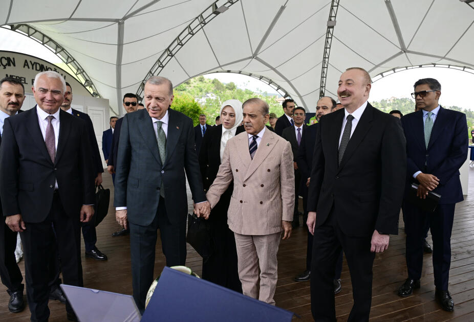 Президент Ильхам Алиев, Президент Реджеп Тайип Эрдоган и премьер-министр Мухаммад Шахбаз Шариф побывали в прогулочной зоне в городе Лачин