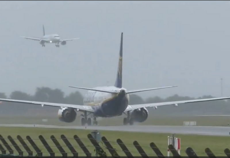 Dublin hava limanında təhlükəli eniş anı