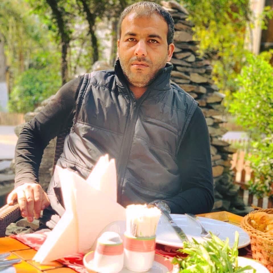 Bakıda marketin qarşısında 2 nəfəri cərəyan vurub öldürdü