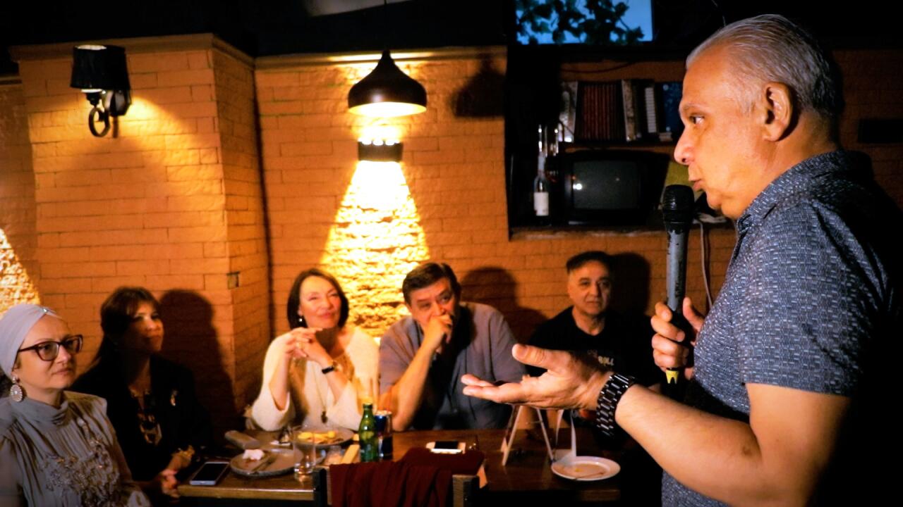 В Баку прошла презентация книги "Витраж вне времени"