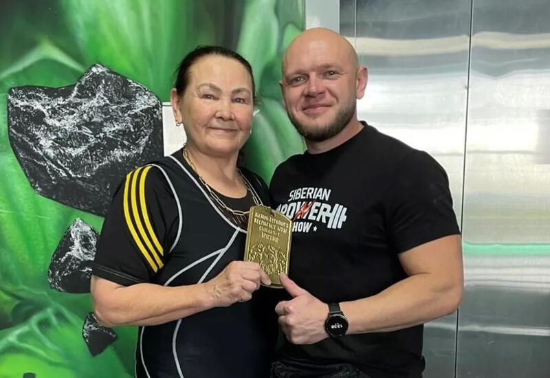 70-летняя пенсионерка установила мировой рекорд в жиме лежа