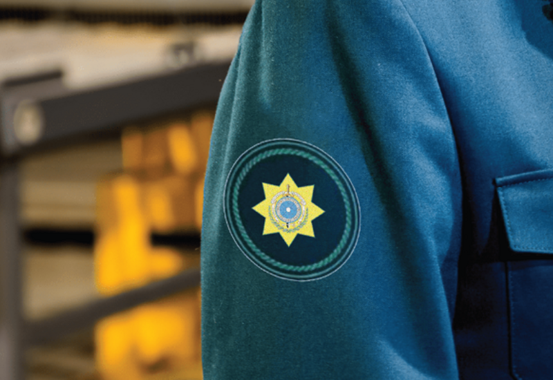 Mobil telefon əməliyyatı - Gömrük İdarəsinin təhqiqatçısı