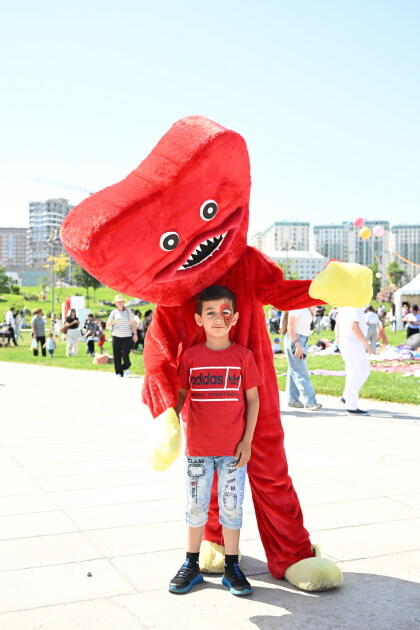 Heydər Əliyev Mərkəzinin parkında Uşaq festivalı keçirilib