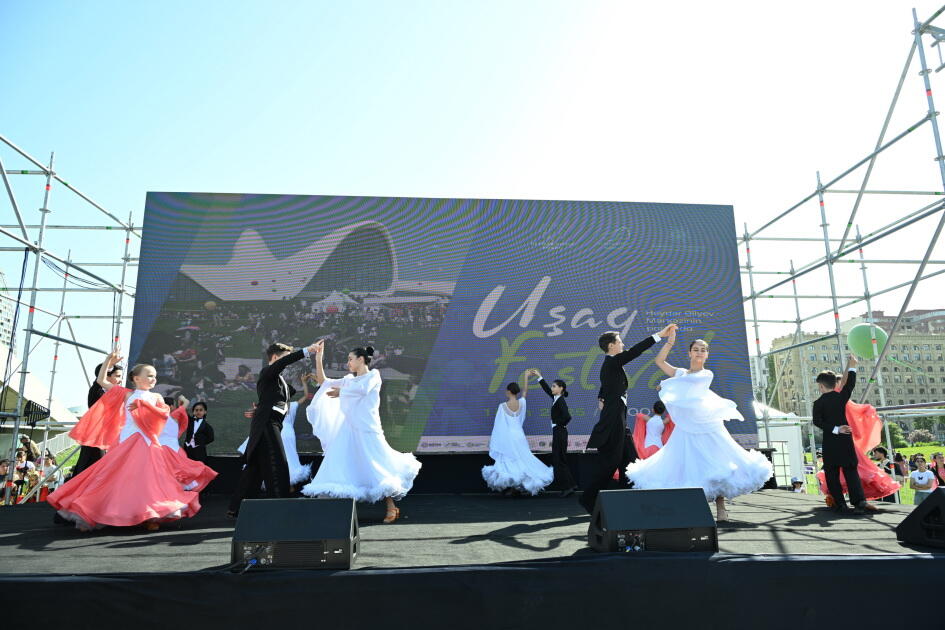 Heydər Əliyev Mərkəzinin parkında Uşaq festivalı keçirilib