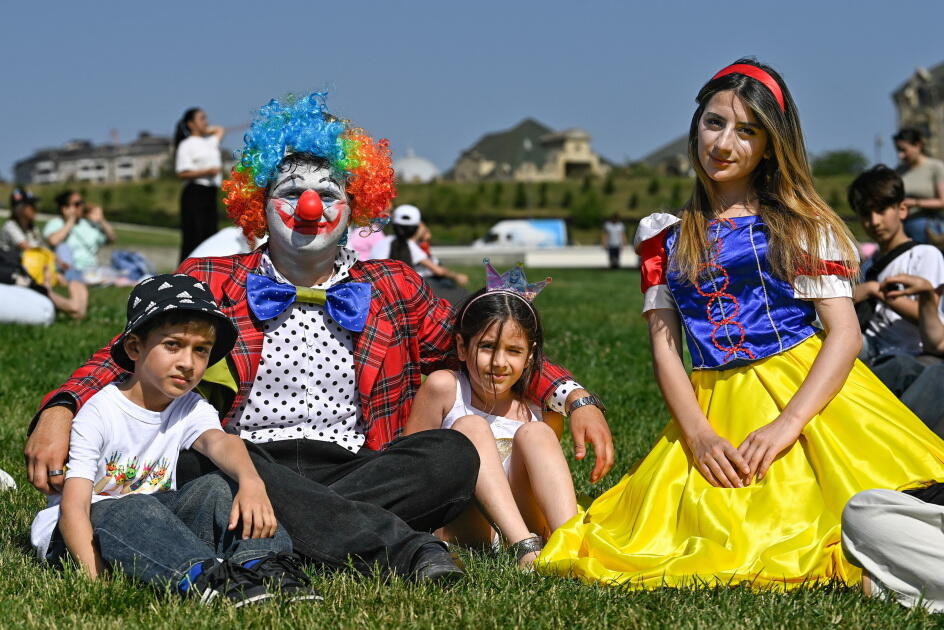 Heydər Əliyev Mərkəzinin parkında Uşaq festivalı keçirilib
