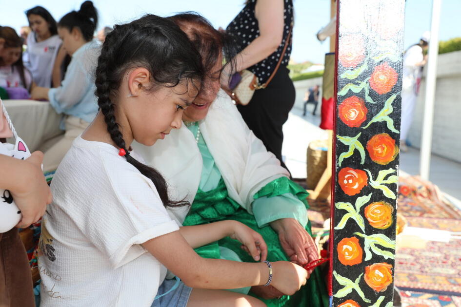 Heydər Əliyev Mərkəzinin parkında Uşaq festivalı keçirilib