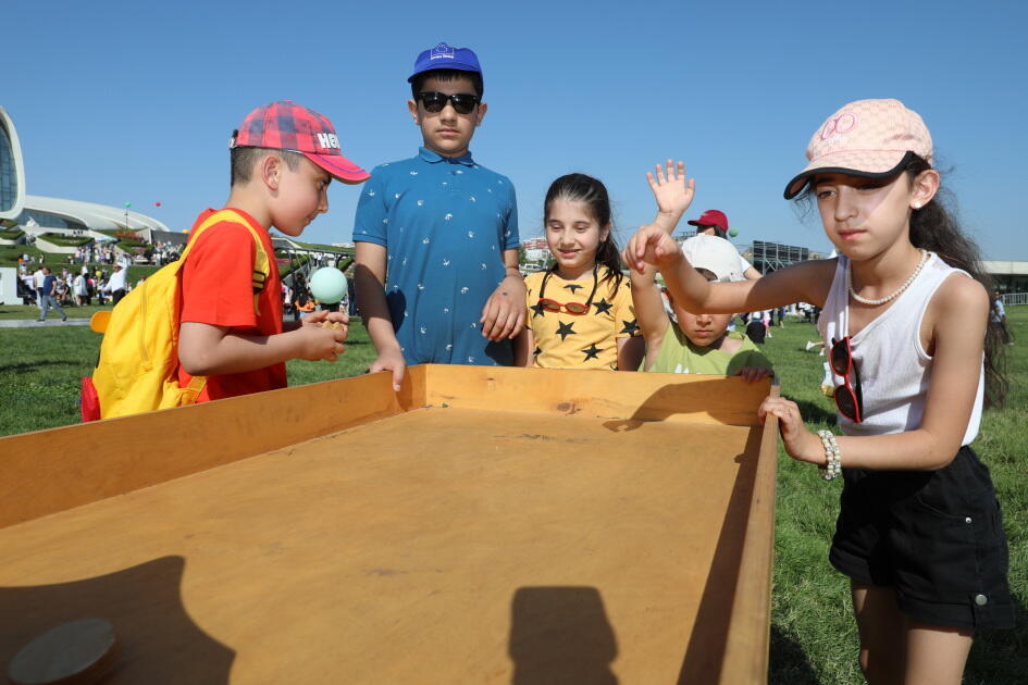 Heydər Əliyev Mərkəzinin parkında Uşaq festivalı keçirilib