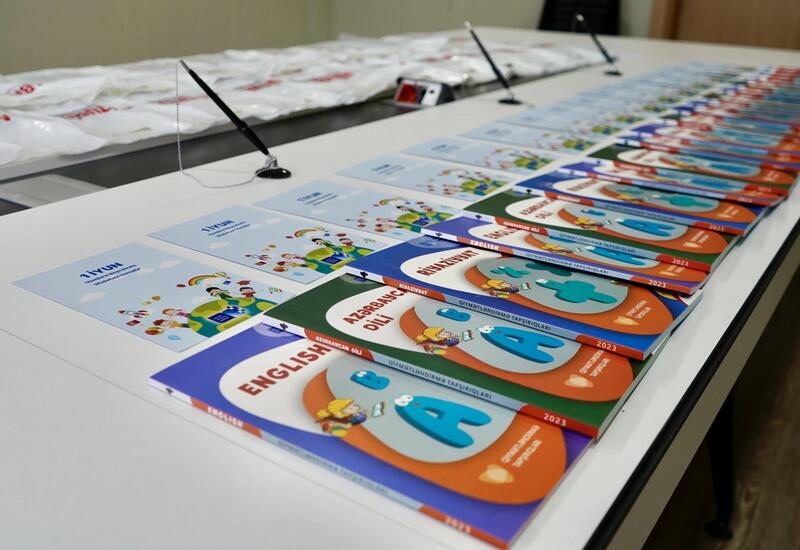 DİM şəhid övladlarına qiymətləndirmə kitabçalarını hədiyyə edib