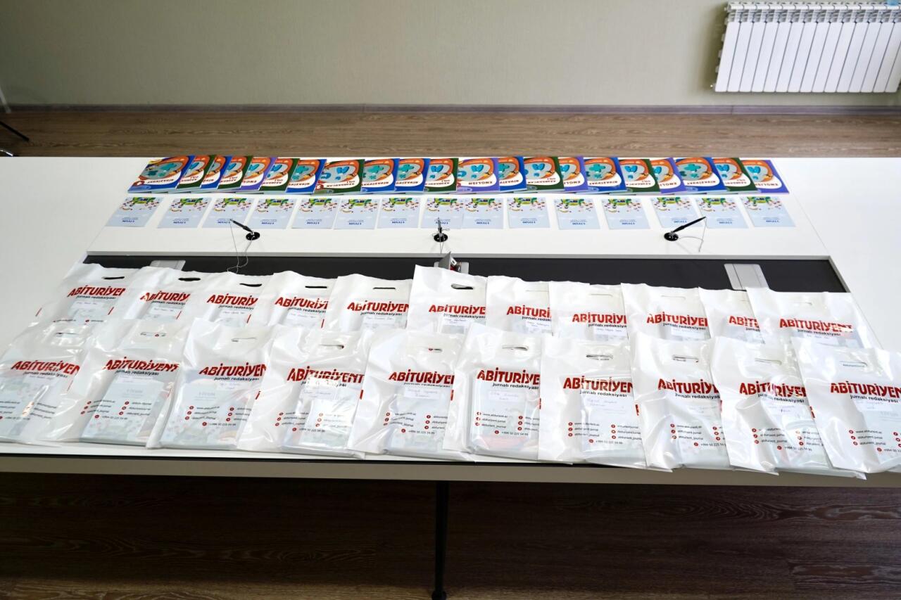 DİM şəhid övladlarına qiymətləndirmə kitabçalarını hədiyyə edib