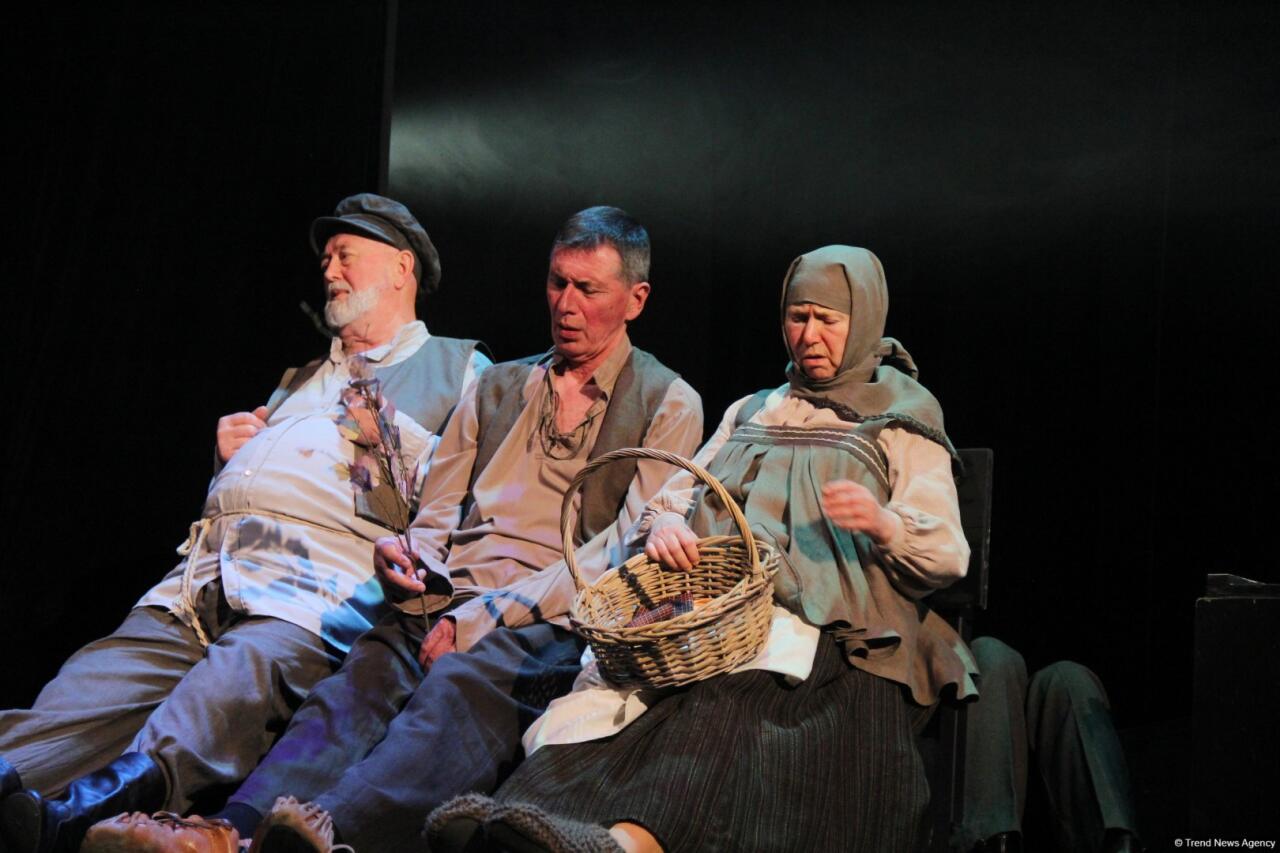 Азербайджанский русский драмтеатр принимает с аншлагом "Балтийский дом" из Санкт-Петербурга